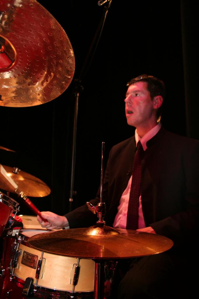 Gilles DESPIERRE batteur en concert